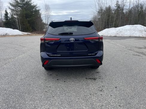 Used 2022 Toyota Highlander XLE image 6
