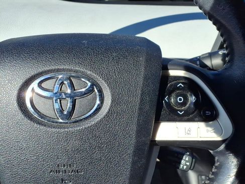Used 2017 Toyota Prius Prime Premium image 21