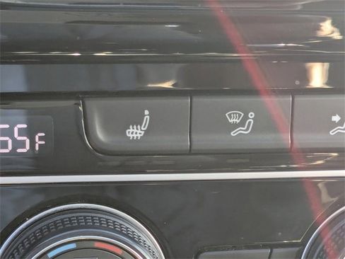 Used 2015 Volkswagen Golf TDI S image 21