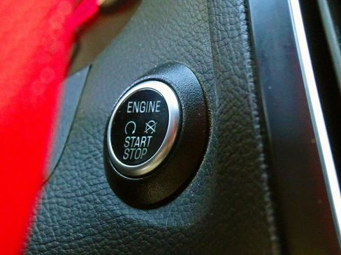 Used 2017 Ford Focus ST FWD image 38