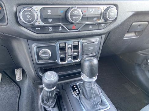 Used 2024 Jeep Wrangler Unlimited Sport AWD/4WD image 40
