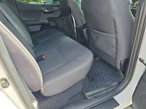 Used 2018 Toyota Tacoma TRD Off-Road image 14