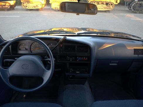Used 1994 Toyota Pickup DX image 62