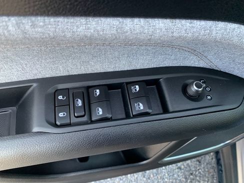 Used 2023 Jeep Compass Latitude AWD/4WD image 13