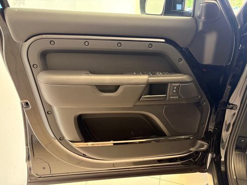 New 2026 Land Rover Defender 110 AWD/4WD image 33