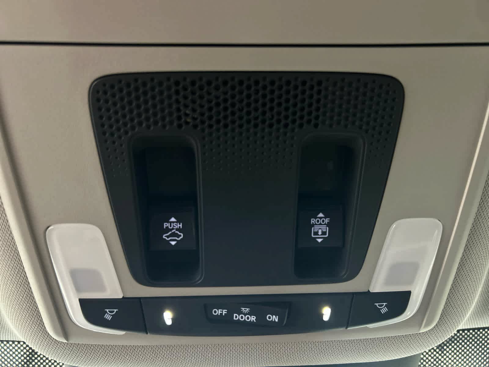 Used 2023 Honda Pilot Elite image 8