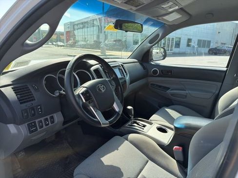 Used 2015 Toyota Tacoma 4x4 Double Cab w/ TRD Off-Road Package image 15