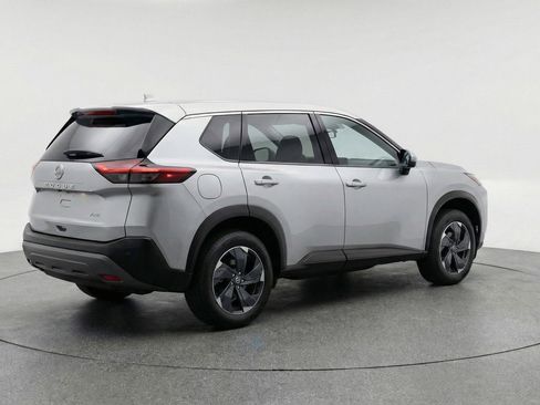Used 2025 Nissan Rogue SV image 9
