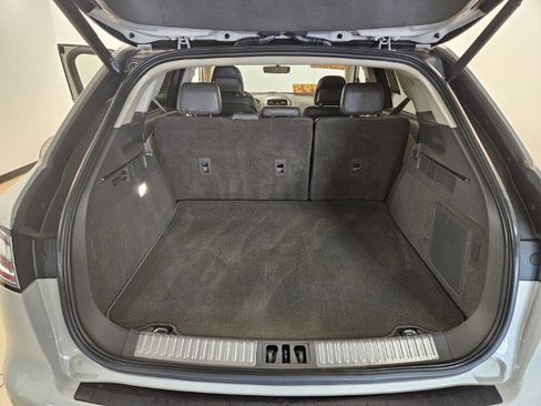 Used 2019 Lincoln Nautilus Reserve image 16