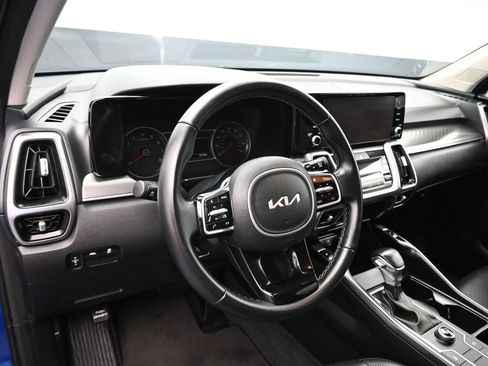 Used 2022 Kia Sorento S image 13