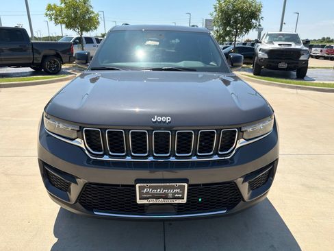 New 2026 Jeep Grand Cherokee Laredo w/ Trailer Tow Package RWD image 8