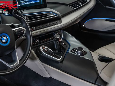 Used 2015 BMW i8 image 26