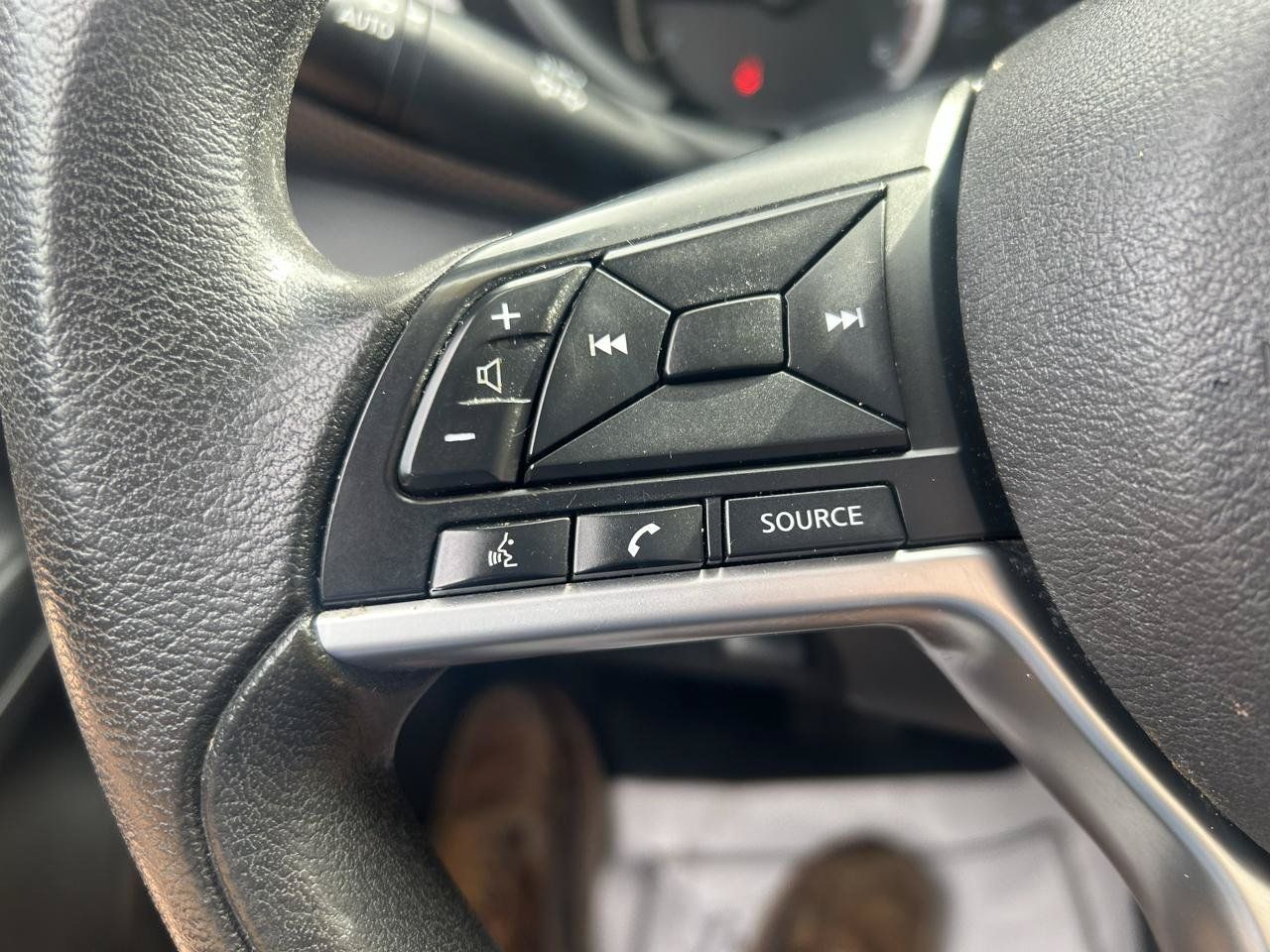 Used 2019 Nissan Kicks S FWD image 17