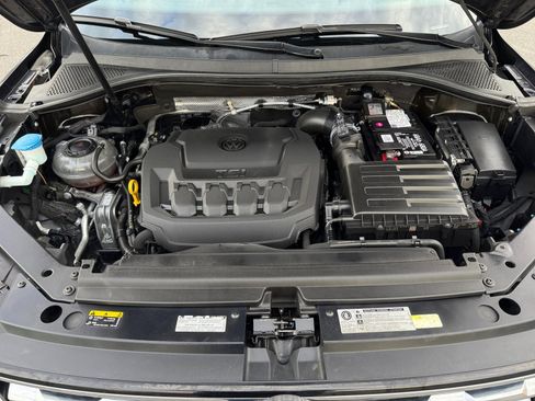 Used 2018 Volkswagen Tiguan SE w/ Panoramic Sunroof Package image 20