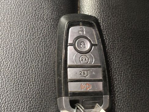 Used 2021 Ford Explorer XLT w/ Equipment Group 202A RWD image 32