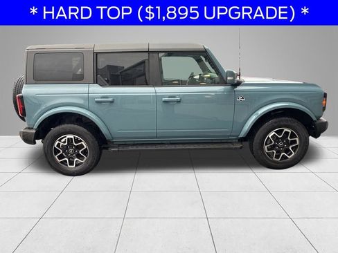 Used 2023 Ford Bronco Outer Banks image 3