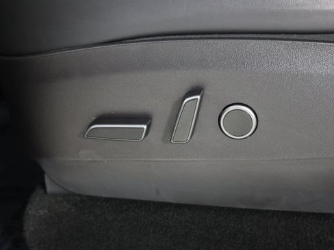 Used 2022 Tesla Model Y Performance AWD/4WD image 22