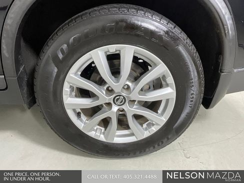 Used 2017 Nissan Rogue SV FWD image 10