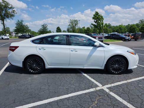 Used 2016 Toyota Avalon Touring FWD image 19