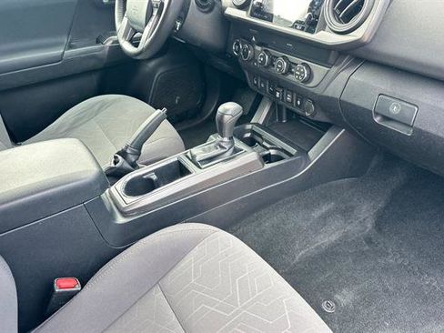 Used 2019 Toyota Tacoma TRD Sport image 15