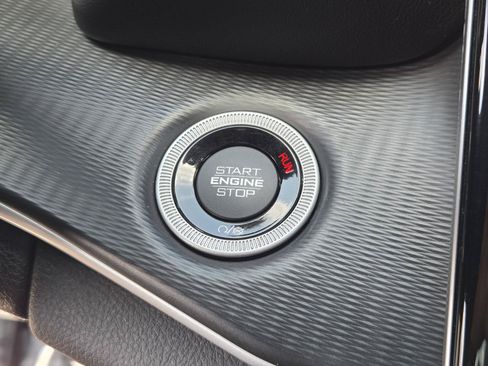 Used 2023 Jeep Grand Cherokee Altitude RWD image 11