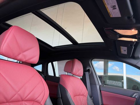 New 2026 BMW X6 xDrive40i w/ Climate Comfort Package image 20