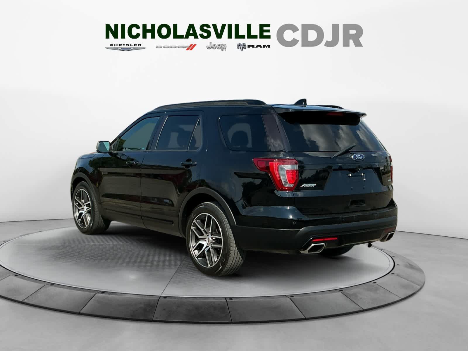 Used 2016 Ford Explorer Sport w/ Equipment Group 401A AWD/4WD image 3