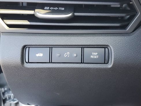 Used 2025 Nissan Altima 2.5 SV FWD image 28