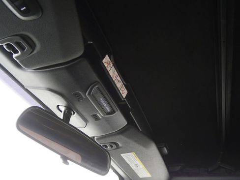 Used 2020 Jeep Wrangler Sport image 17