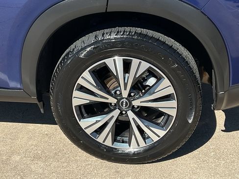 Used 2023 Nissan Rogue SV image 8