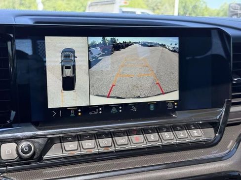Used 2022 Chevrolet Silverado 1500 ZR2 w/ Technology Package AWD/4WD image 26