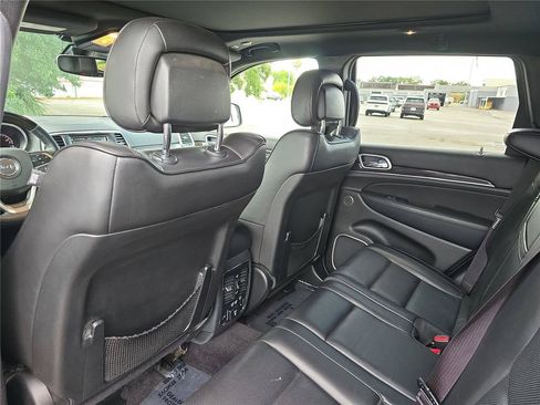 Used 2018 Jeep Grand Cherokee Overland AWD/4WD image 13