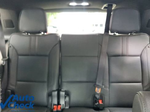 Used 2022 Chevrolet Tahoe RST w/ Luxury Package AWD/4WD image 11