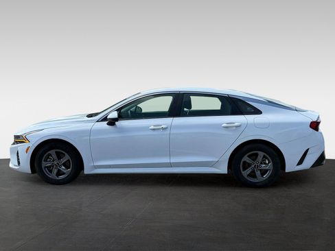 Used 2023 Kia K5 LXS FWD image 8