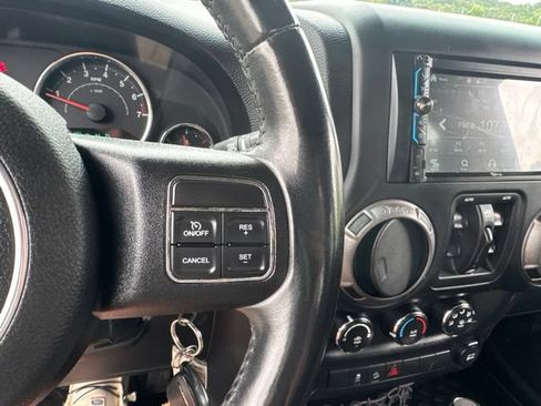 Used 2012 Jeep Wrangler Unlimited Sport AWD/4WD image 21