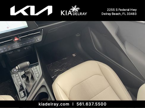 New 2025 Kia Niro EX image 14