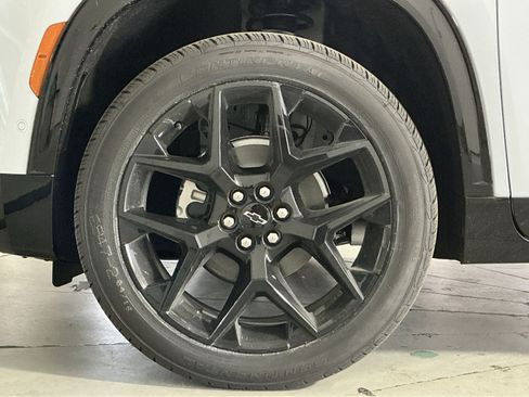 New 2026 Chevrolet Traverse RS w/ LPO, Floor Liner Package FWD image 13