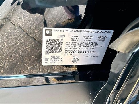 Certified 2025 Cadillac Optiq Luxury 2 w/ LPO, Floor Liner Package image 18