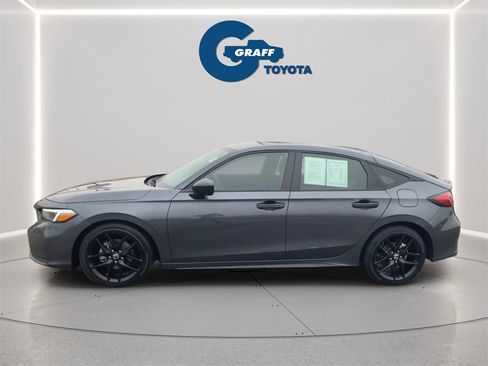 Used 2025 Honda Civic Sport image 3