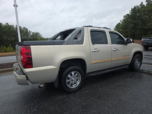 Used 2008 Chevrolet Avalanche LT w/ LT Preferred Equipment Group image 15