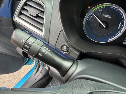 Used 2020 Subaru Crosstrek Hybrid w/ Moonroof Package w/Navigation AWD/4WD image 37