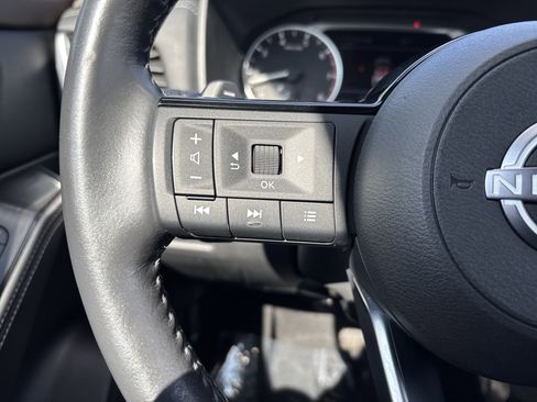 Used 2023 Nissan Rogue SL w/ SL Premium Package FWD image 18