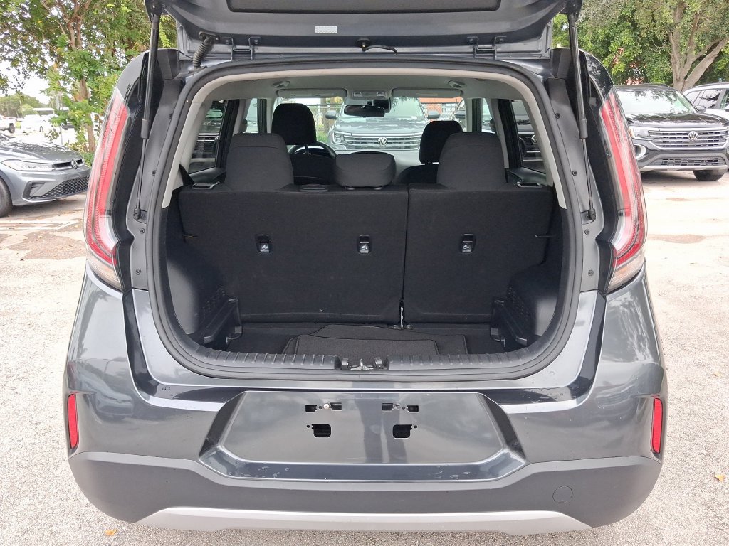 Used 2024 Kia Soul LX w/ Option Group 015 FWD image 12