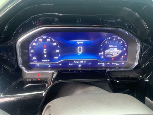 Used 2023 Chevrolet Silverado 1500 LTZ AWD/4WD image 13