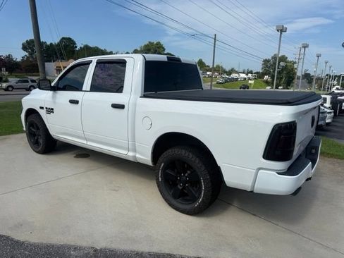 Used 2019 RAM 1500 Express w/ Express Value Package AWD/4WD image 9