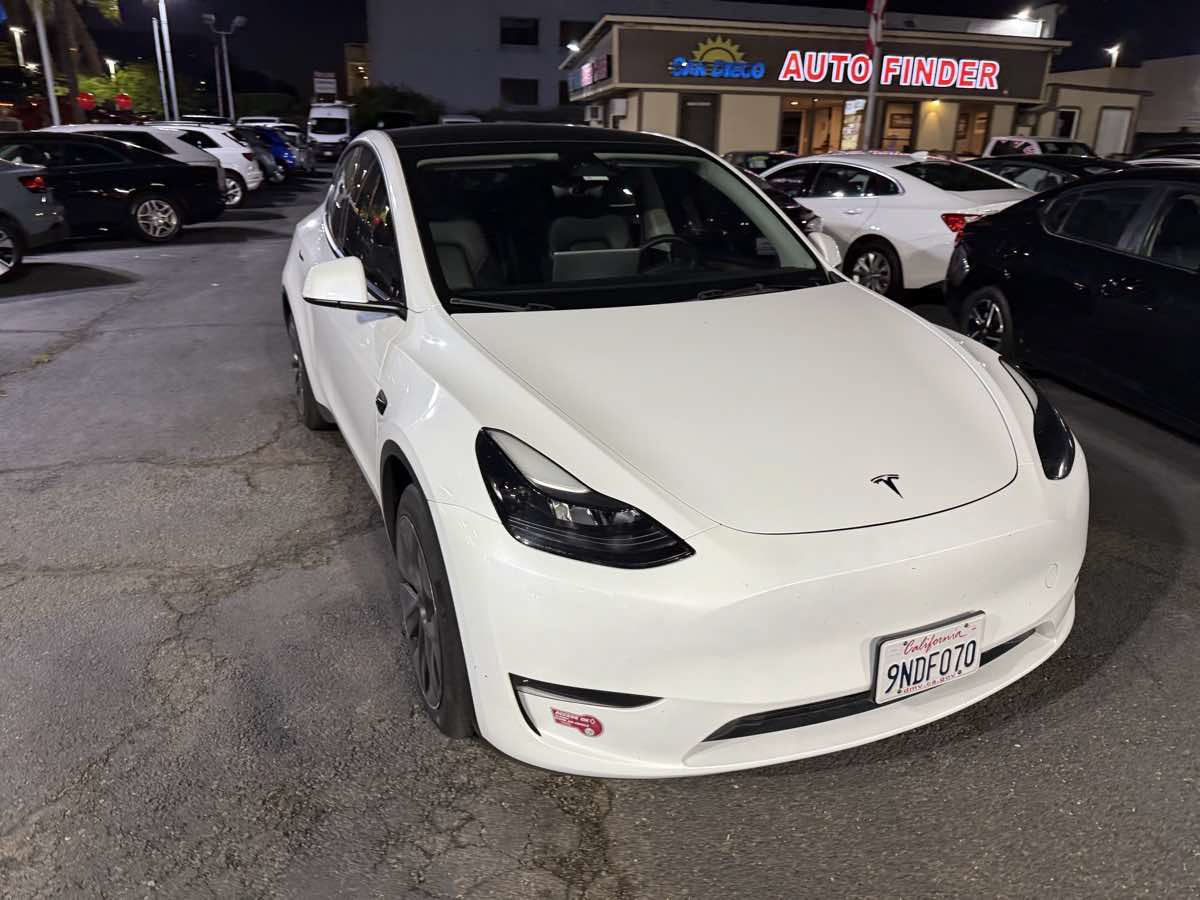 Used 2024 Tesla Model Y 2WD image 8