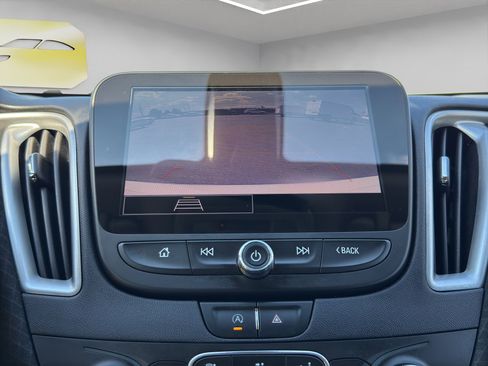 Used 2022 Chevrolet Malibu LT image 16