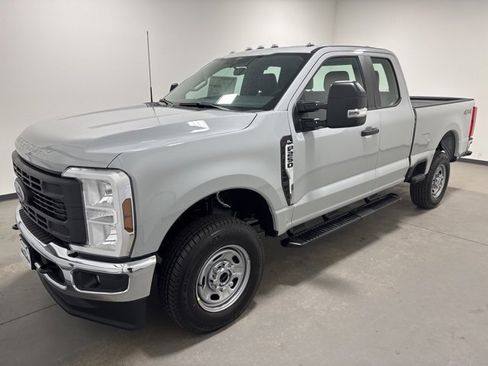 New 2026 Ford F250 XL w/ XL Chrome Package image 7