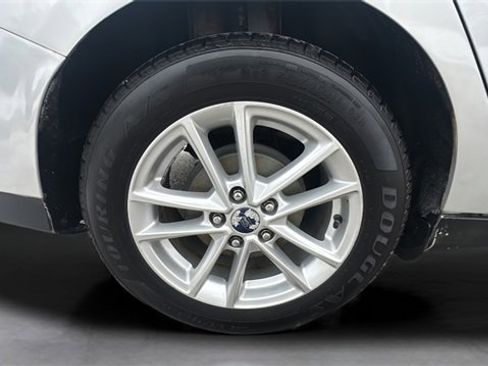 Used 2016 Ford Focus SE w/ SE Cold Weather Package image 31