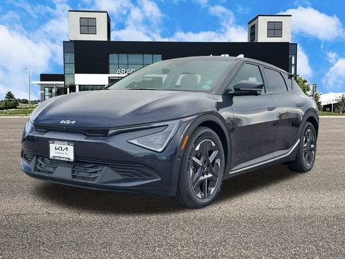 New 2025 Kia EV6 Light w/ Light LR Technology Package image 4